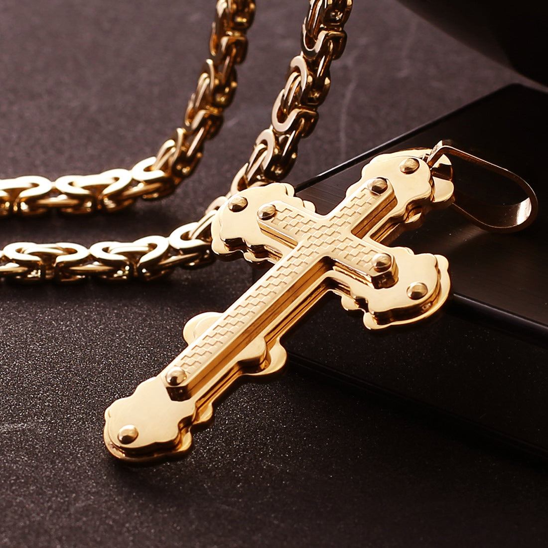 Dazzling Design by DD Kreuz OBADIAH