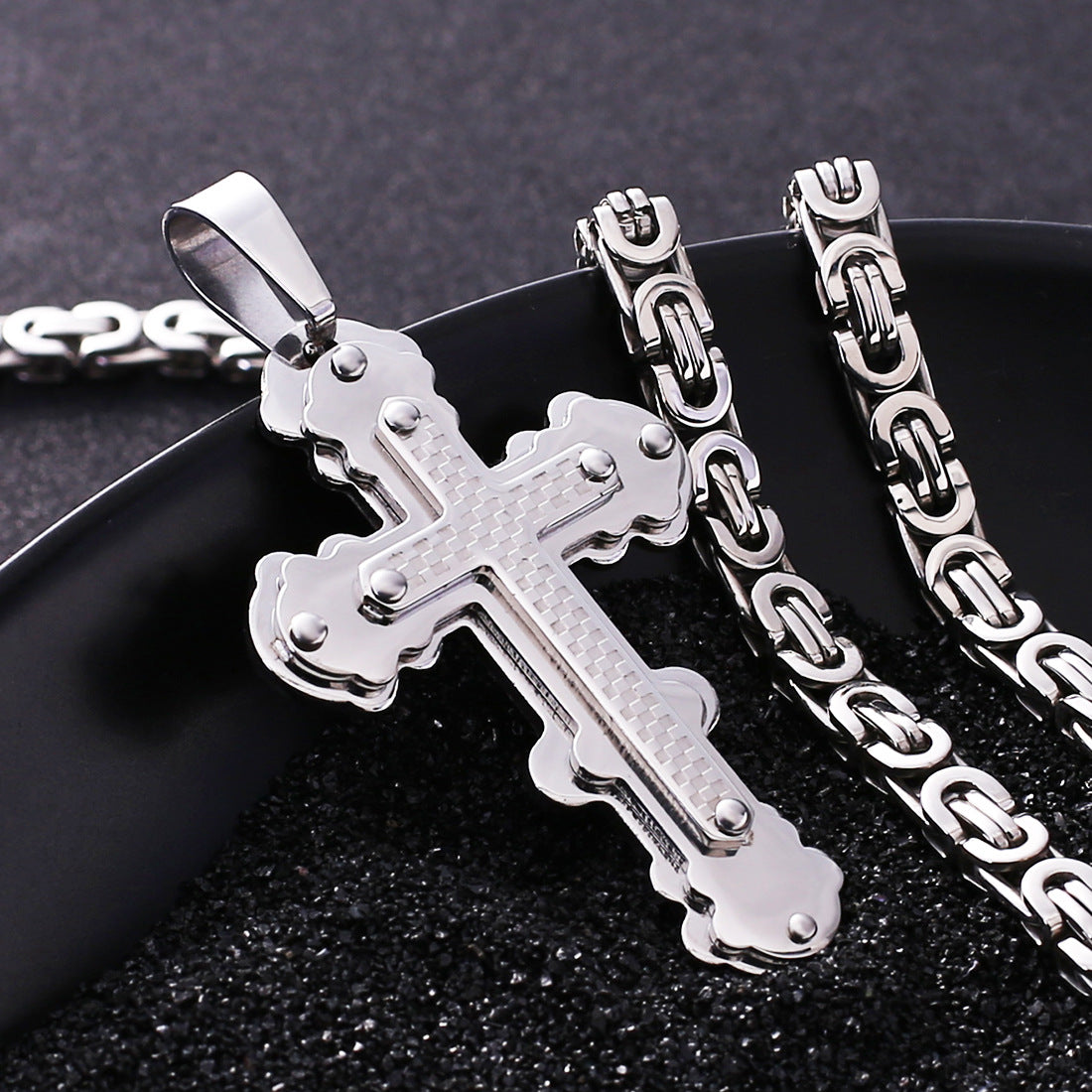 Dazzling Design by DD Kreuz OBADIAH